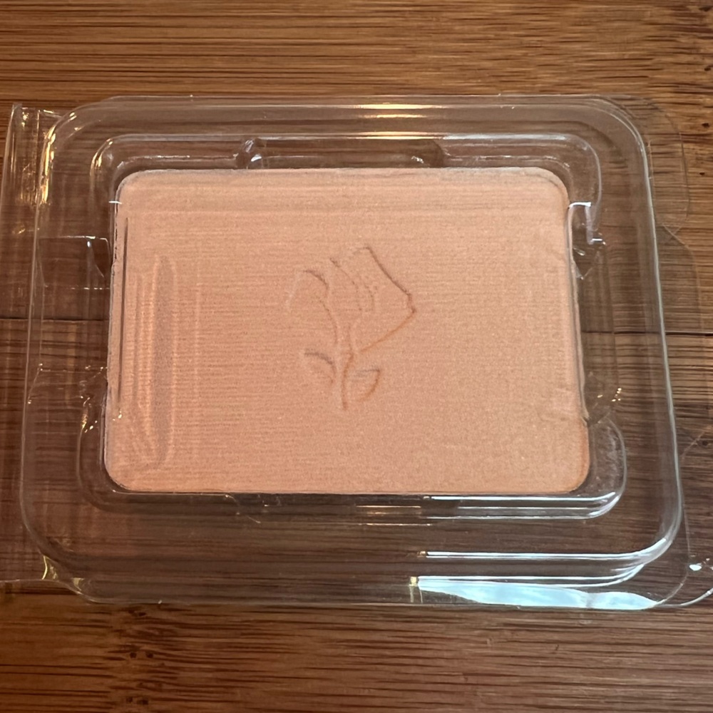 Lancôme 202 Shimmer Touché Lumiere - full size blush.